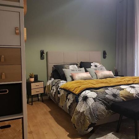 Le J&J Appartement Spacieux Climatise En Centre Ville Сет Екстериор снимка