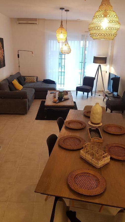 Le J&J Appartement Spacieux Climatise En Centre Ville Сет Екстериор снимка