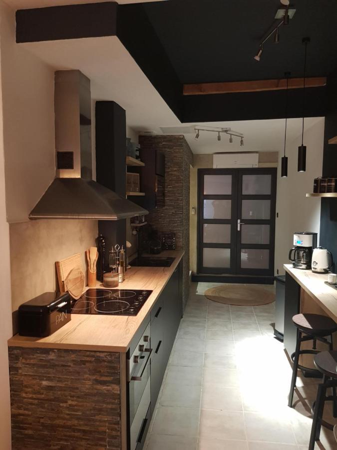 Le J&J Appartement Spacieux Climatise En Centre Ville Сет Екстериор снимка