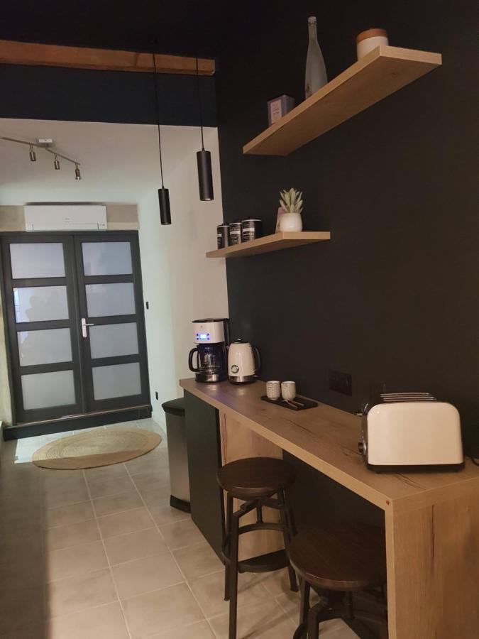Le J&J Appartement Spacieux Climatise En Centre Ville Сет Екстериор снимка