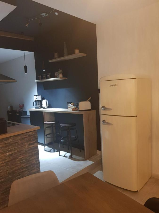 Le J&J Appartement Spacieux Climatise En Centre Ville Сет Екстериор снимка