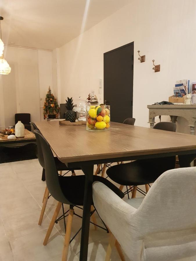 Le J&J Appartement Spacieux Climatise En Centre Ville Сет Екстериор снимка