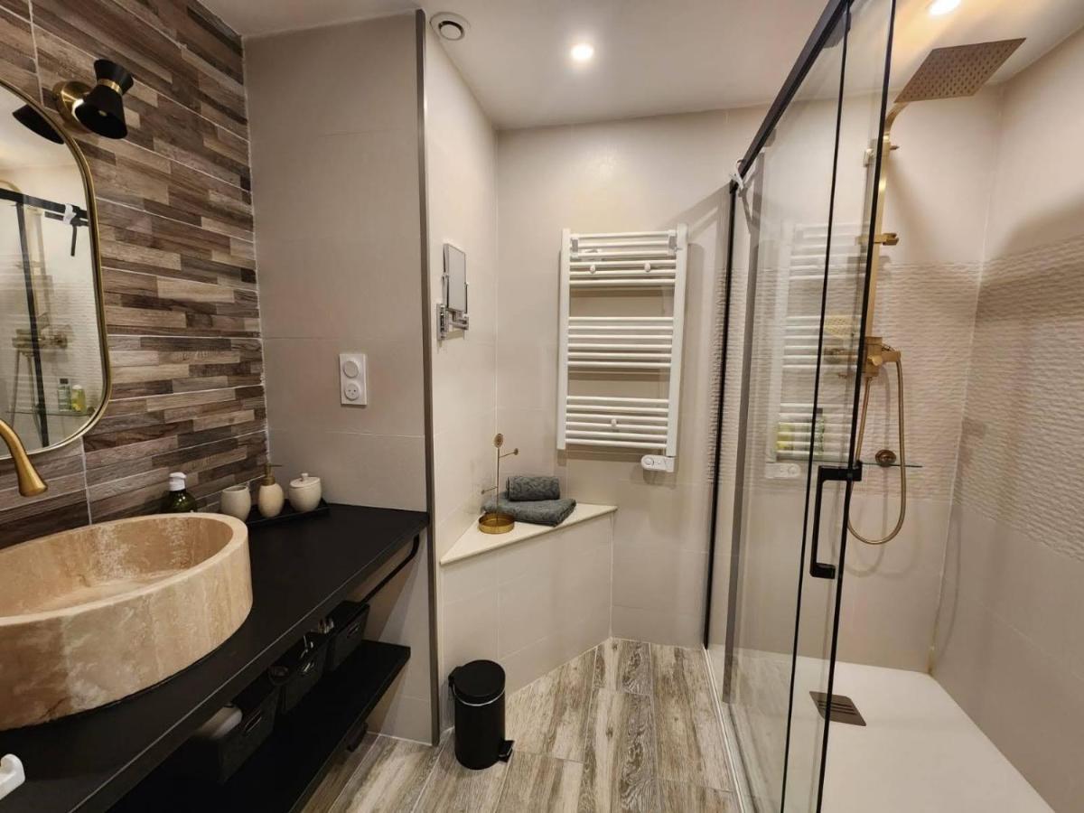 Le J&J Appartement Spacieux Climatise En Centre Ville Сет Екстериор снимка
